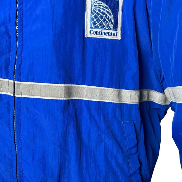 sold Vintage Continental Airlines Size XL Puffer Jacket Blue Workwear Lion Brand - Picture 12 of 12